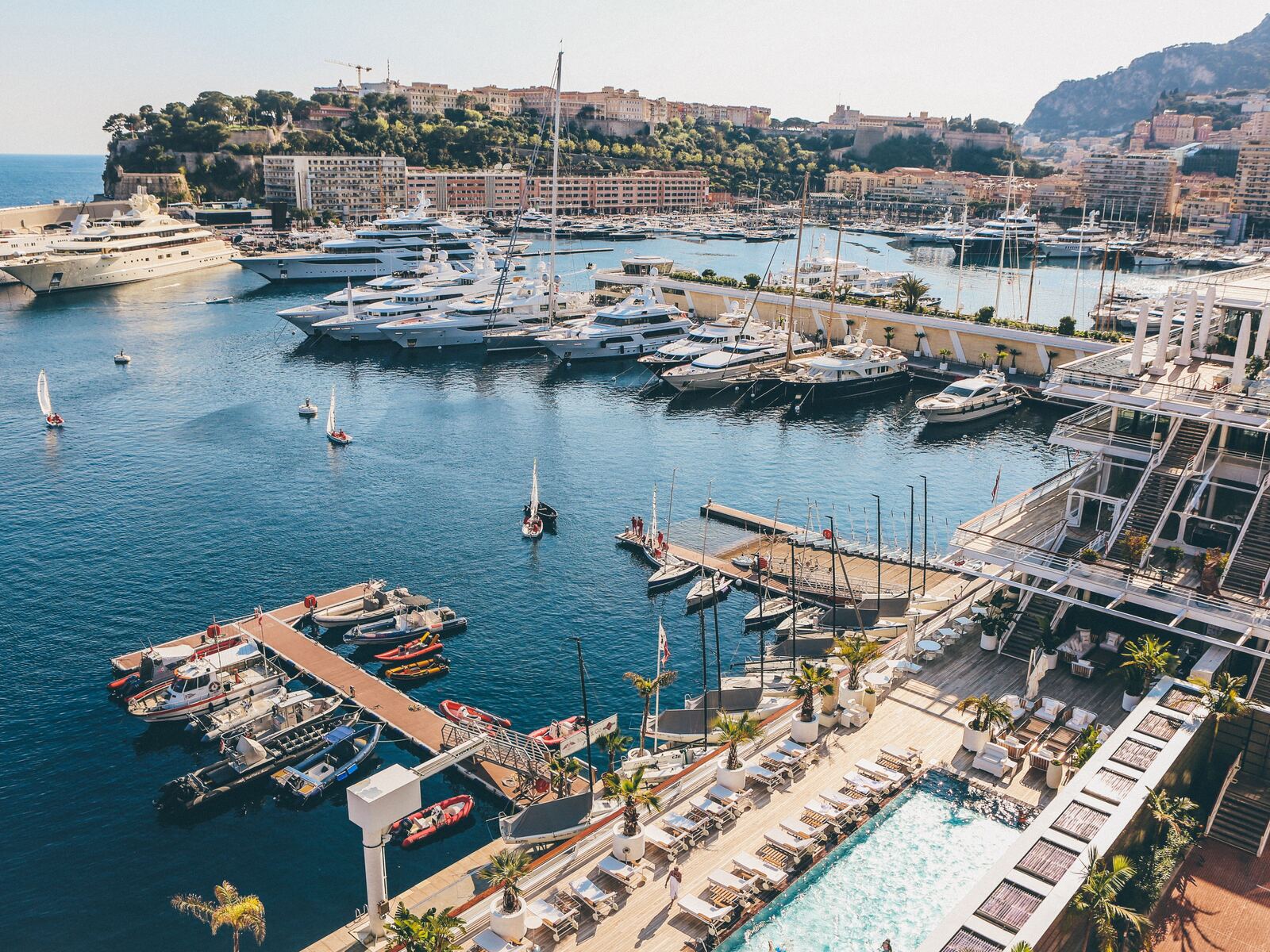 ΚΥΑΝΗ ΑΚΤΗ - ΠΡΟΒΗΓΚΙΑ - ΒΑΡΚΕΛΩΝΗ 10ημ ΟΔΙΚΩΣ ΙΟΥΝΙΟΣ (P17)